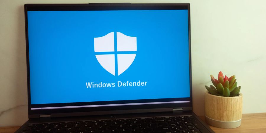 Laptop mit der Windows Firewall