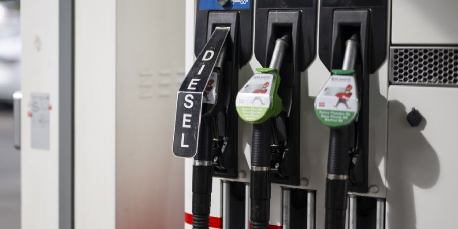 Die Preise für Treibstoff in der Schweiz sind zuletzt wieder gestiegen, nachdem es zum Wochenstart leichte Erholung gab. Der Durchschnittspreis für einen Liter Diesel liegt nur knapp ...