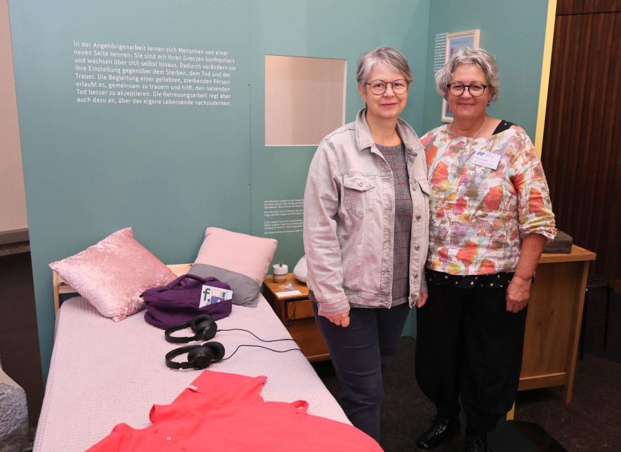 Cornelia Mackuth-Wicki (l.), Leiterin der Koordinations- und Geschäftsstelle «palliative so» mit Heidi Aeschlimann, OK-Mitglied der kantonalen Palliative Care Woche. - David Annaheim