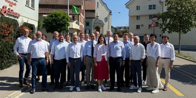 Mitglieder der Regierung und Gemeindepräsidien aus der Region Wil-Gossau.