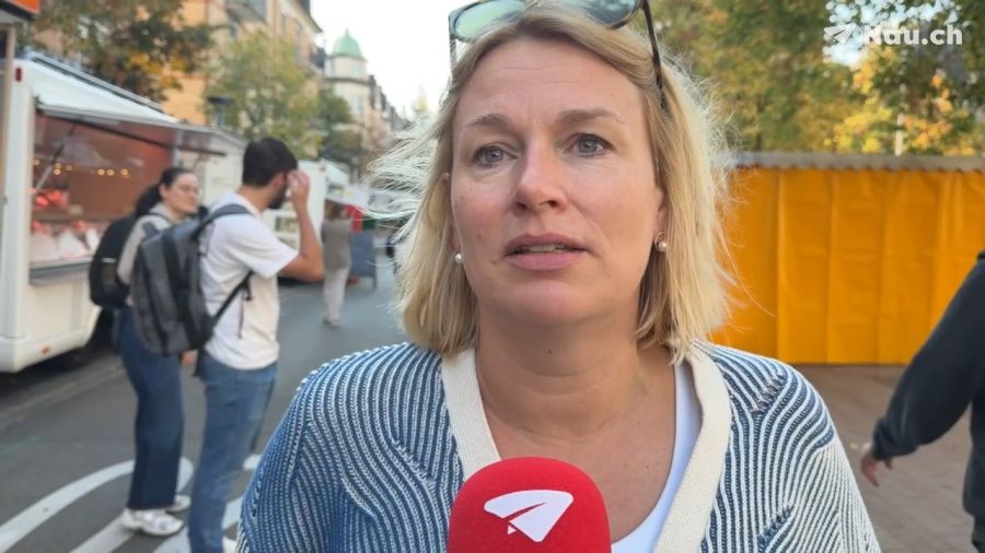 Paulina (41) ist als zweifache Mutter über den Prämienanstieg besorgt.