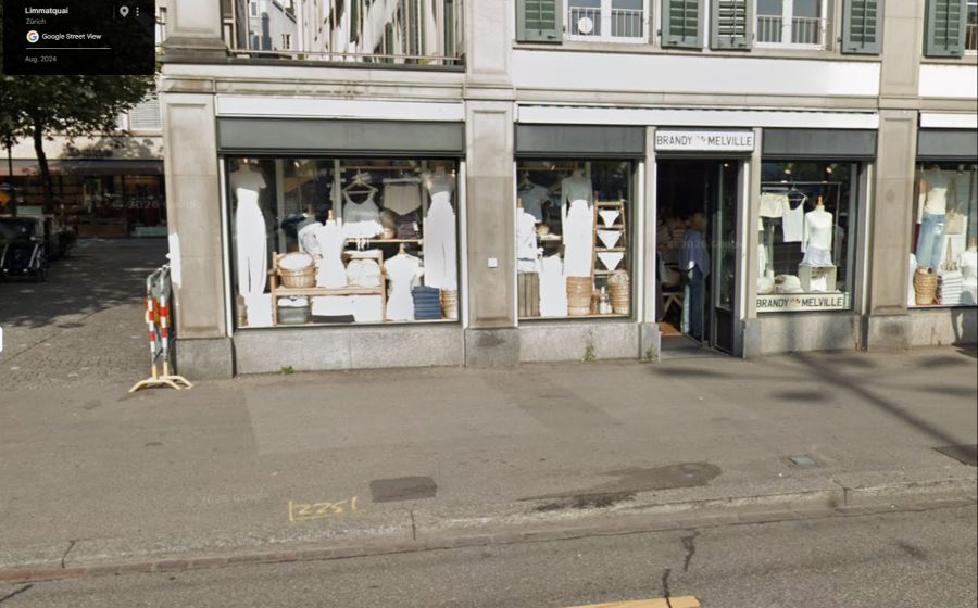 Der Trend-Laden Brandy Melville verbietet das Anprobieren der Kleidung im Laden.