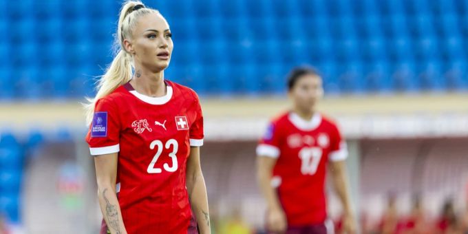 Die Bernerin Alisha Lehmann. Hier im Einsatz für die Schweizer Frauen-Nati. alisha lehmann