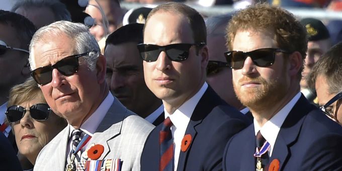 Prinz Harry und Prinz William haben seit 2 Jahren angeblich kaum Kontakt. (Archivbild) harry prinz william