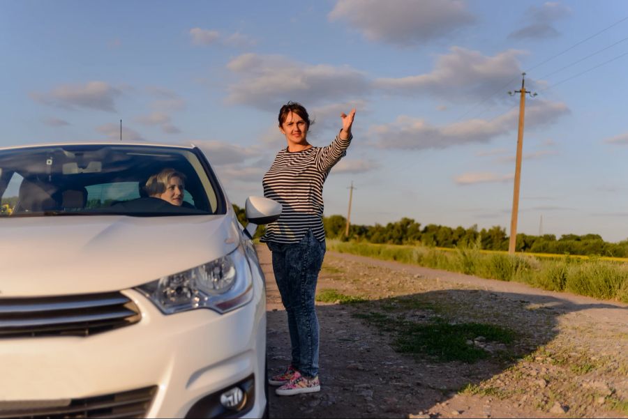 Gesten, Auto, Frau, Weg, Strasse