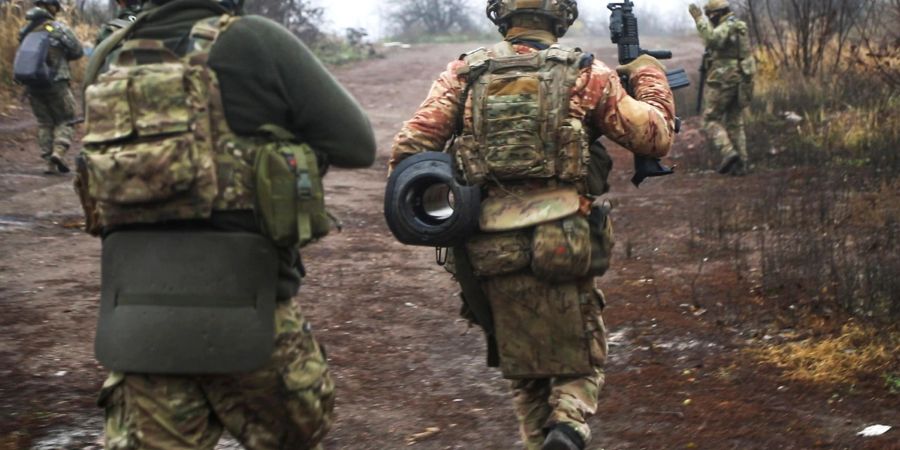 Ukrainische Soldaten an der Front in der Region Donezk.