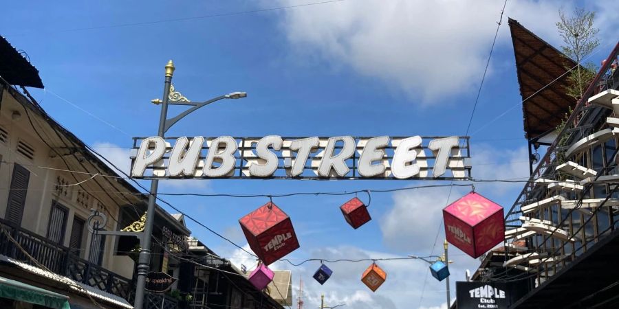 Leere in der berühmten «Pub Street». Vor der Pandemie strömten vor allem Backpacker in die zahlreichen Lokale.