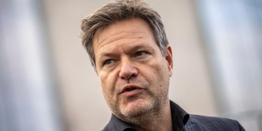Robert Habeck reist heute zur Asien-Pazifik-Konferenz der deutschen Wirtschaft in Singapur.