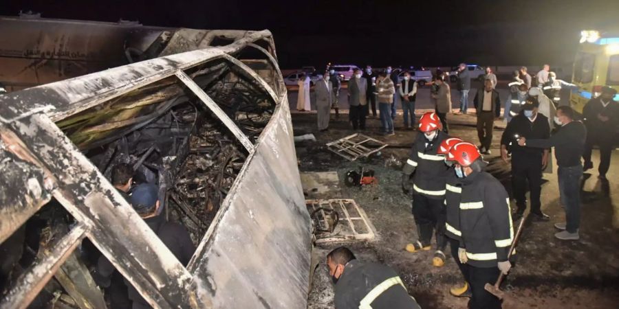 Bus und Lastwagen Ägypten