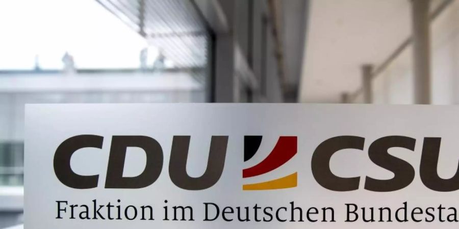 Die CDU/CSU-Bundestagsfraktion will sich als Konsequenz aus der Maskenaffäre strengere Regeln geben. Foto: Michael Kappeler/dpa