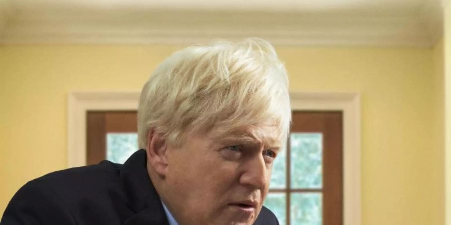 Kenneth Branagh als Premierminister Boris Johnson in dem Sky Original Drama "This Sceptred Isle". Foto: Sky Uk/PA Media/dpa