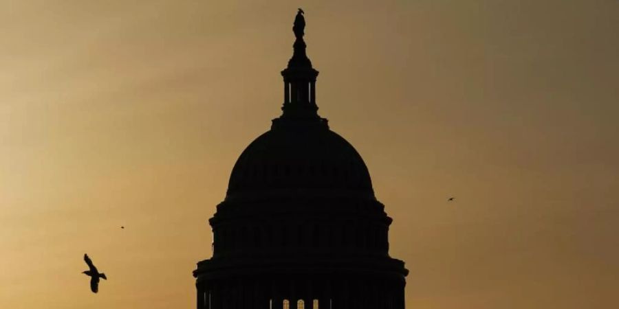 Die Kuppel des US-Kapitols in Washington, Sitz von Senat und Repräsentantenhaus. Foto: Carolyn Kaster/AP/dpa