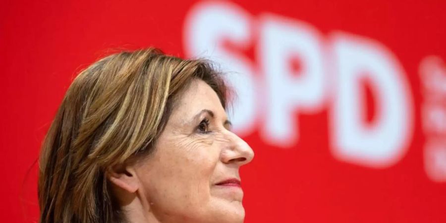 Die rheinland-pfälzische SPD hat beschlossen, Grüne und FDP zu Sondierungsgesprächen einzuladen. Foto: Bernd von Jutrczenka/dpa