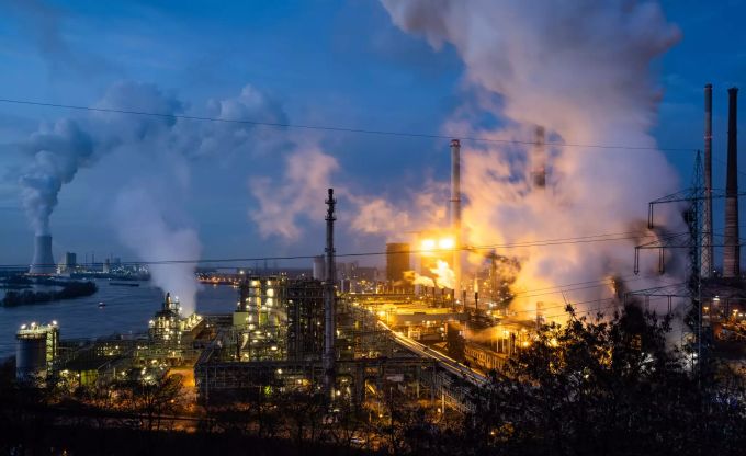 Das Thyssenkrupp-Stahlwerk Schwelgern in Aktion. Thyssenkrupp