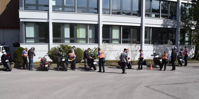 Motorradkontrolle in Urnäsch.