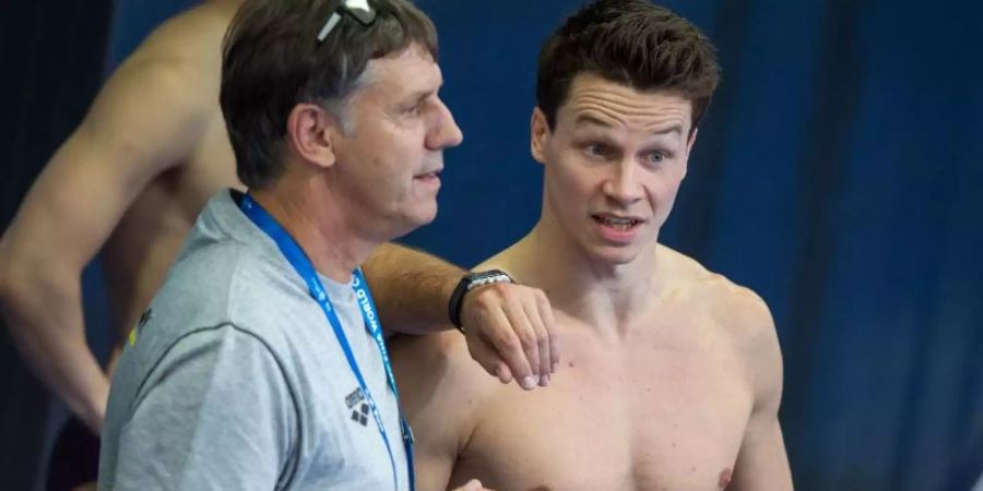 Lutz Buschkow (l) ist der neue Leistungssportdirektor im DSV. Foto: Jens Büttner/dpa-Zentralbild/dpa