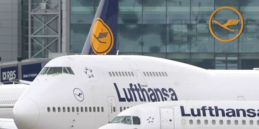 Die deutsche Fluggesellschaft Lufthansa blickt trotz Corona-Pandemie zuversichtlich in die Zukunft. Sie kauft jeweils fünf neue Flugzeuge von Airbus und Boeing. (Archivbild)