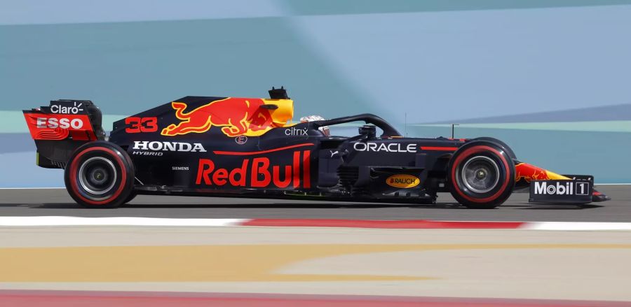 Zum Vergleich: Das Heck am Red Bull RB16B von Max Verstappen ist deutlich steiler angestellt.