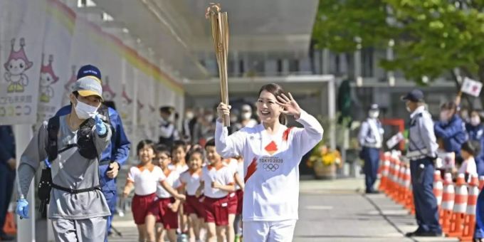 Der Olympischen Fackellauf wird nicht durch die Region Osaka führen. Foto: -/Kyodo/dpa Der Olympischen Fackellauf wird nicht durch die Region Osaka führen. Foto: -/Kyodo/dpa
