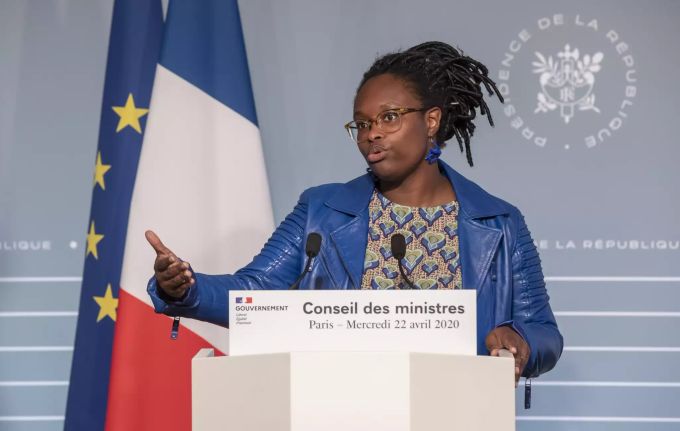 Die Regierungssprecherin von Emmanuel Macron, Sibeth Ndiaye, während einer Pressekonferenz in Paris. Sibeth Ndiaye