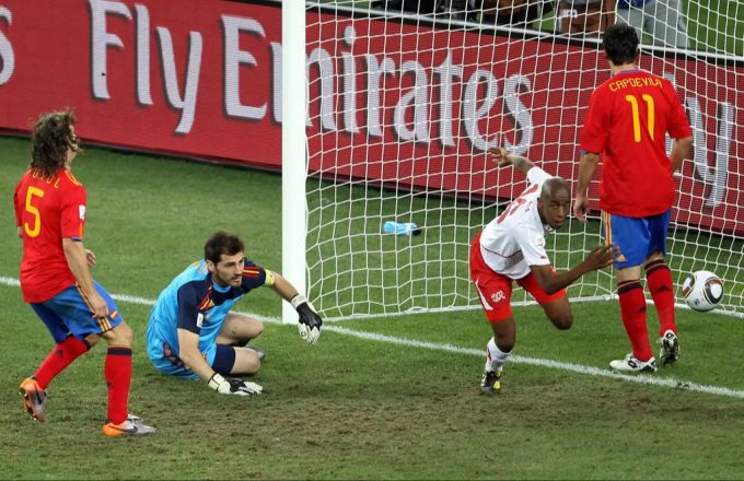 Ein Moment für die Ewigkeit: Gelson Fernandes schiesst die Schweiz zum 1:0-Sieg gegen Spanien an der WM 2010. Gelson Fernandes
