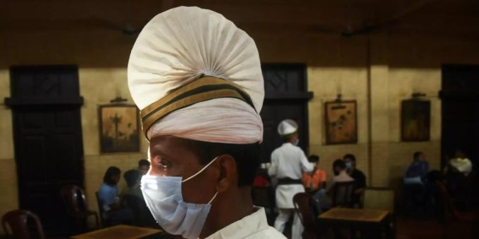 Neu Delhi - Indien mit fast 700.000 Corona-Infektionsfällen auf Platz drei weltweit