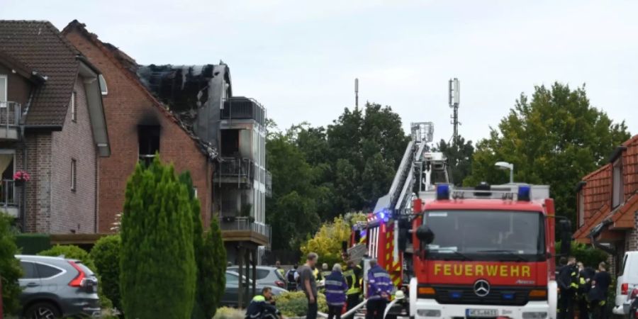 Einsatzkräfte am Unglücksort