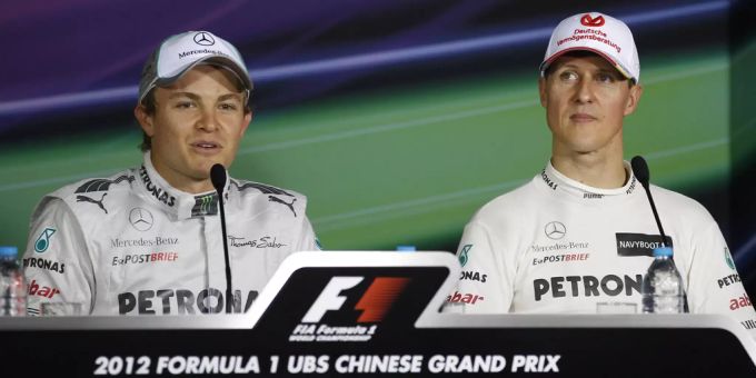 Nico Rosberg (l.) und Michael Schumacher (r.) als Teamkollegen bei Mercedes. Michael Schumacher