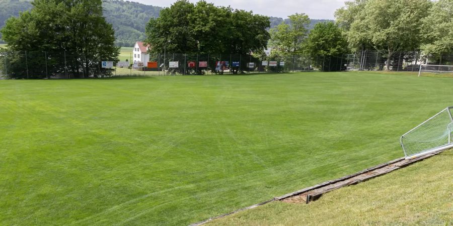 Der Sportplatz bei der Sporthalle Obersiggenthal.