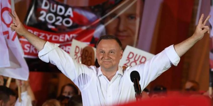 Amtsinhaber Andrzej Duda setzte im Wahlkampf auf die Verteidigung konservativer Werte und machte Stimmung gegen die LGBT-Community. Duda Polen