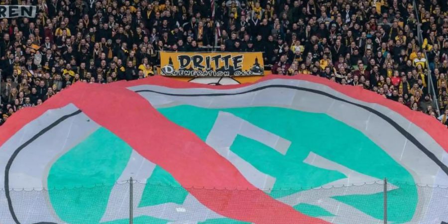 Der Unmut der Fans gegen DFB und DFL nahm in den letzten Monaten immer mehr zu. Foto: Robert Michael/dpa-Zentralbild/dpa