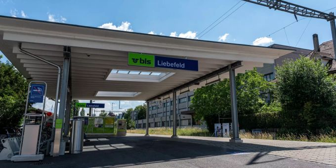 BLS Bahnhof Liebefeld. BLS Bahnhof Liebefeld.