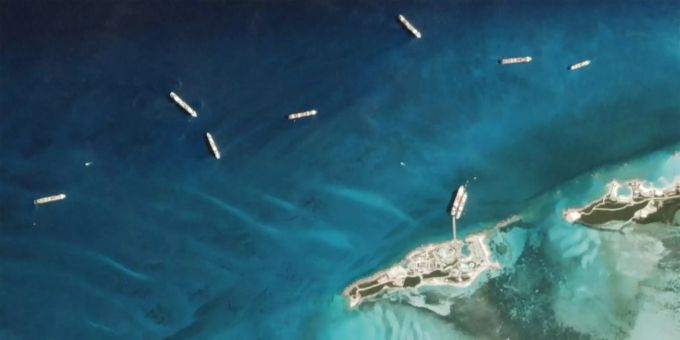 Kreuzfahrtschiffe liegen Anfang Mai vor Bahamas fest Kreuzfahrtschiffe liegen Anfang Mai vor Bahamas fest