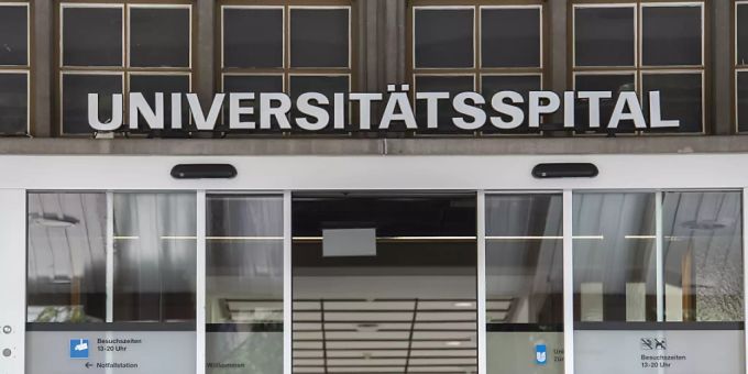Eingang des Zürcher Universitätsspitals. Das Spital ist wegen des Coronavirus stark ausgelastet. Coronavirus