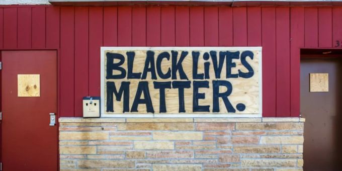 Verrammeltes Geschäft in Minneapolis Verrammeltes Geschäft in Minneapolis