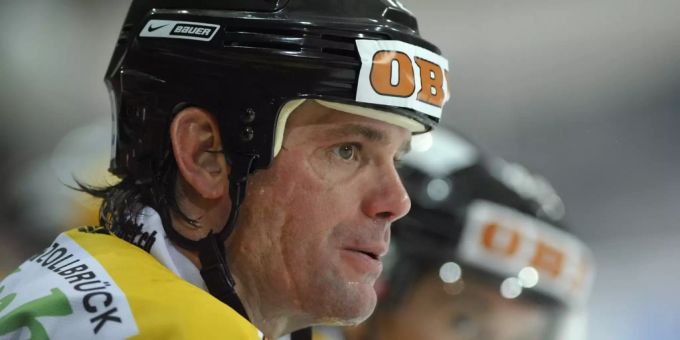 Todd Elik, damals noch bei den SCL Tigers, bei einem Spiel aus dem Jahr 2009. (Symbolbild) todd elik