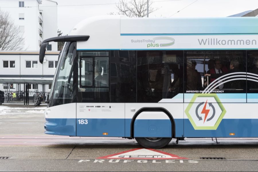 Der VBZ schickt wieder weniger Busse und Trams in den Umlauf, denn es gibt Personalmangel.