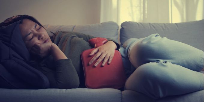 Bei ungewöhnlichen Menstruationsbeschwerden kann vielleicht eine Hysteroskopie für Klarheit sorgen. Menstruationsbeschwerden