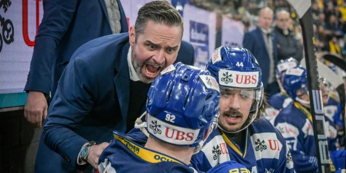 Spengler-Cup-Sieg - So schreit HCD-Trainer Holden seinen Spieler wach