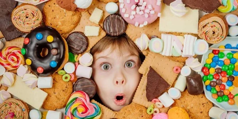 Mit gesunden Alternativen lässt sich der Zuckerkonsum bei Kindern reduzieren.
