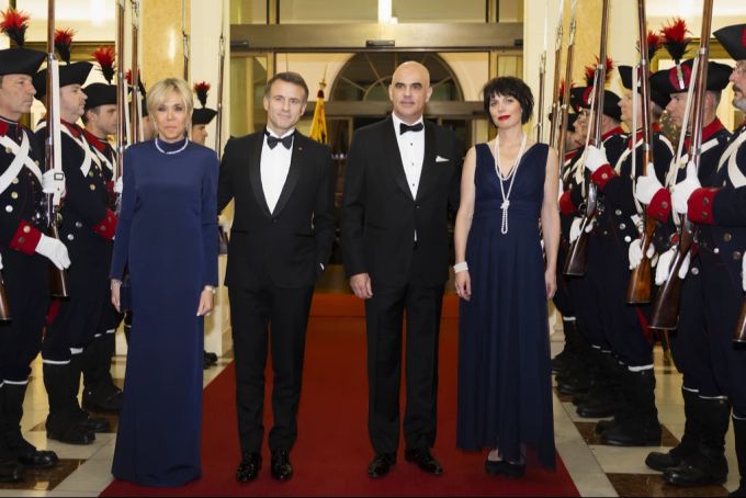 Alain Berset und Muriel Zeender Berset empfangen Emmanuel und Brigitte Macron. Alain Berset Emmanuel Macron