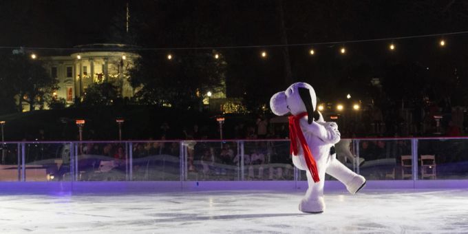 Für Weihnachten - Das Weisse Haus hat eine Eisbahn