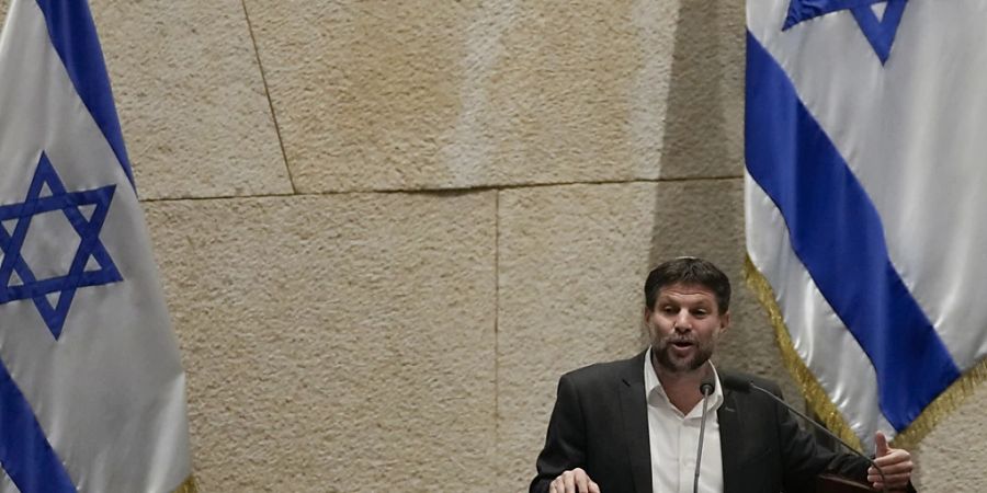 ARCHIV - Israels rechtsextremer Finanzminister Bezalel Smotrich hat sich für eine «freiwillige Abwanderung» von Palästinensern aus dem Gazastreifen in mehrere Länder ausgesprochen. Foto: Maya Alerruzzo/AP/dpa