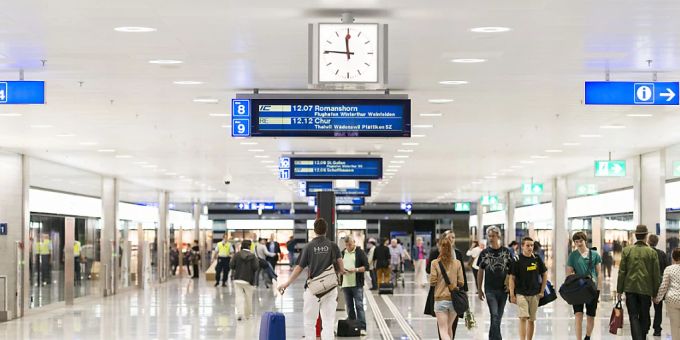 Der Zürcher Hauptbahnhof wurde vom European Railway Station Index zum besten Bahnhof Europas gewählt. (Archivbild) Der Zürcher Hauptbahnhof wurde vom European Railway Station Index zum besten Bahnhof Europas gewählt. (Archivbild)