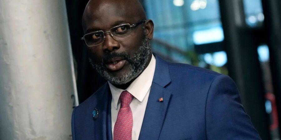 Amtsinhaber George Weah räumt seine Niederlage bei der Wahl in Liberia ein.