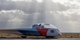 Durch Australien - Zürcher Studenten fahren in selbstgebautem Solarauto