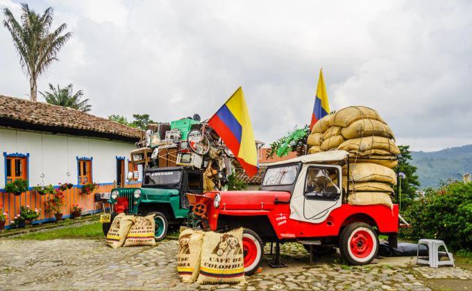 Statt Klischee gefeierte Tradition: Café de Colombia. Einer der besten der Welt – für Einheimische sowieso. Willys Costales Autos Salento