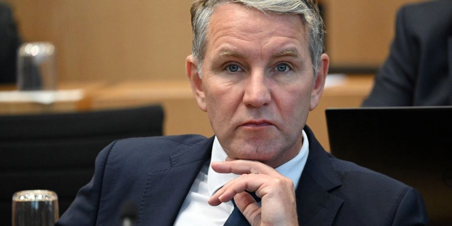 Björn Höcke soll im Dezember in Gera bei einer Versammlung den Spruch «Alles für Deutschland» verwendet haben, die verbotene Losung der Sturmabteilung (SA), der paramilitärischen Kampforganisation der NSDAP.