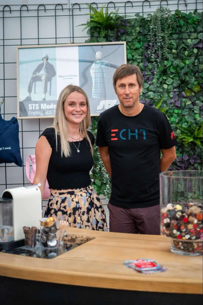 Lara Melileo und Christoph Kreis vertreten den Sport Trend Shop in Hinwil.