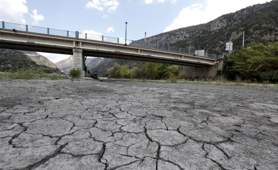 Ein ausgetrockneter Teil des Flussbettes des Var in Saint-Martin-du-Var, Südfrankreich, am 07. August 2022.